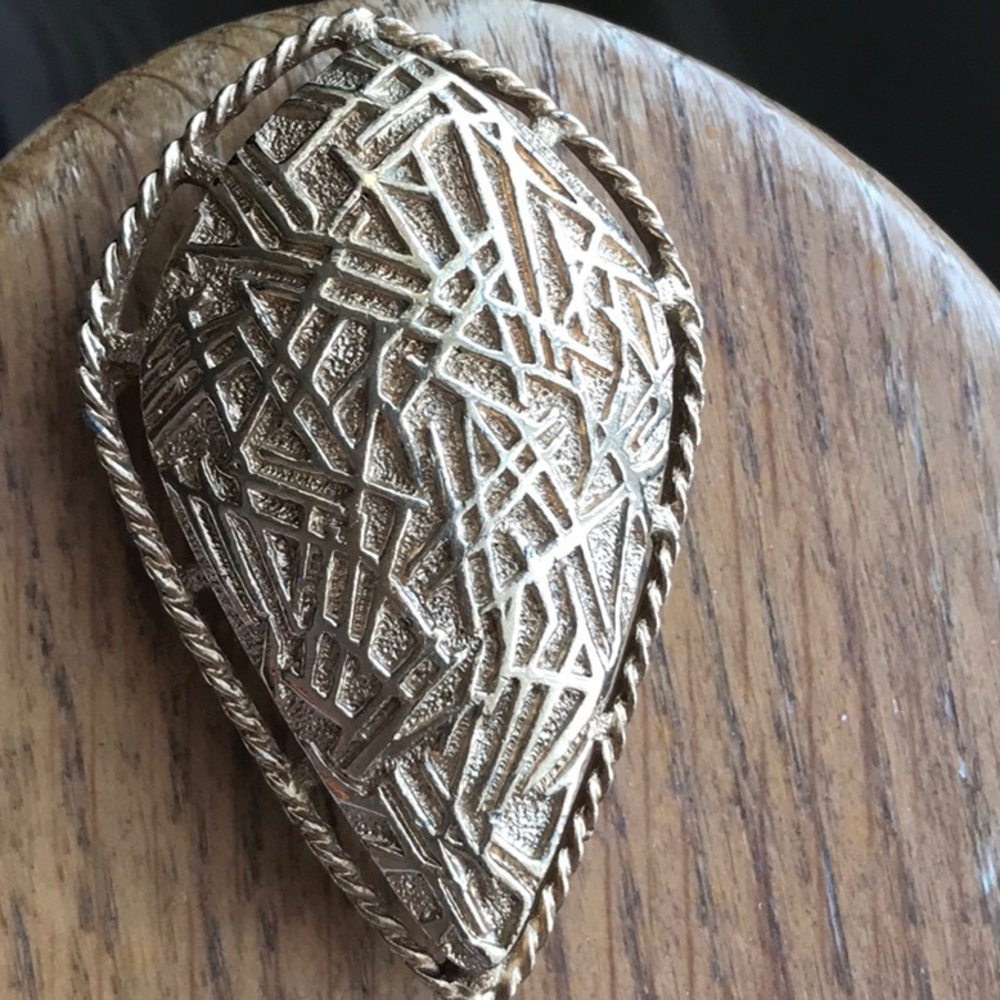 Sarah Coventry cone brooch